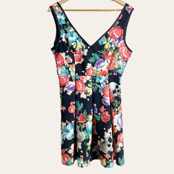 Iron Fist Roaming Hearts Skull Floral Print Fit & Flare Jersey Mini Dress Size M - Picture 3 of 11